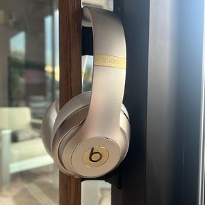 Beats Studio 2 over ear headphones wired